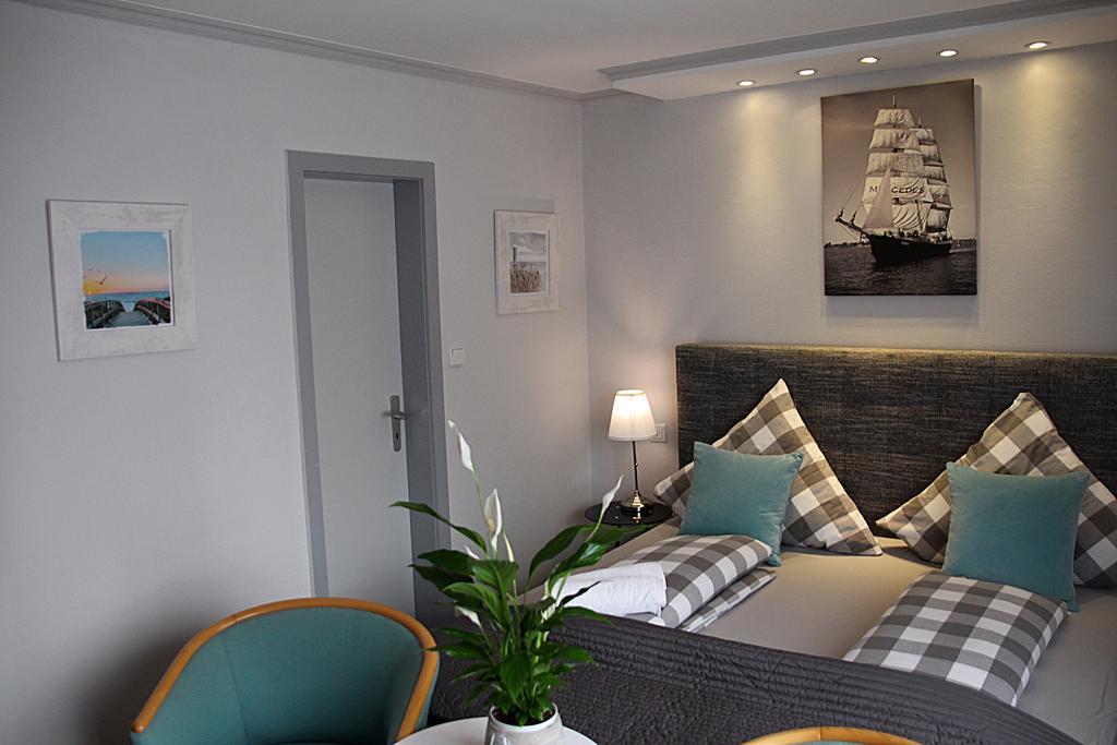 Pension Zur Brandung Busum Exterior photo